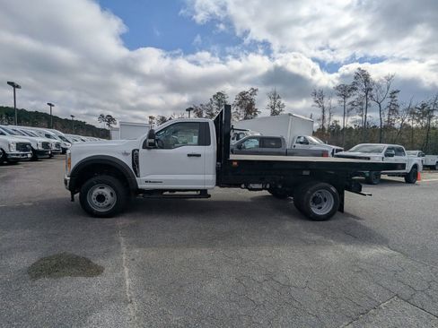 New 2025 Ford F450 XL w/ XL Chrome Package RWD image 7