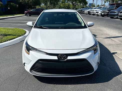 Used 2026 Toyota Corolla LE FWD image 2