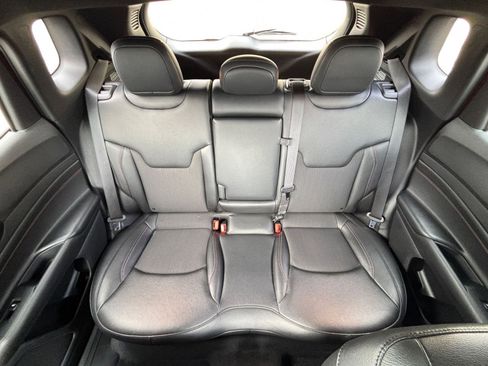 Used 2025 Jeep Compass Trailhawk image 37