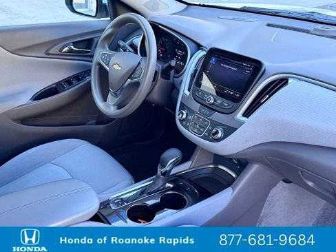 Used 2024 Chevrolet Malibu LT image 5