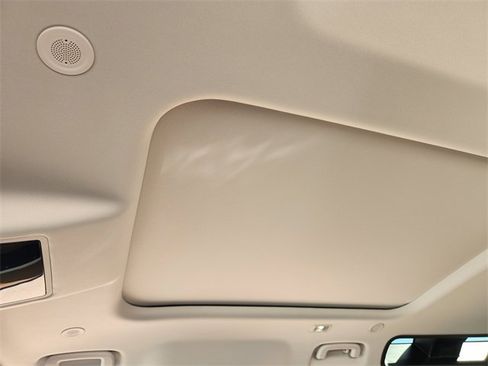 New 2026 Land Rover Defender 110 S image 18