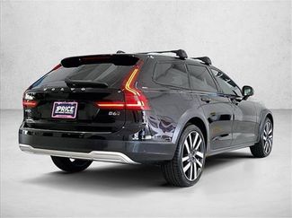 Used 2025 Volvo V90 B6 Cross Country Plus w/ Protection Package Premier AWD/4WD video 2