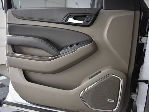 Used 2017 Chevrolet Suburban LT w/ LT Signature Package image 27