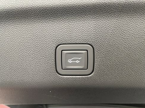 New 2026 GMC Yukon Denali w/ Sun & Power Step Package image 11