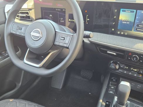 Used 2026 Nissan Kicks SV w/ Cold Weather Package FWD image 6