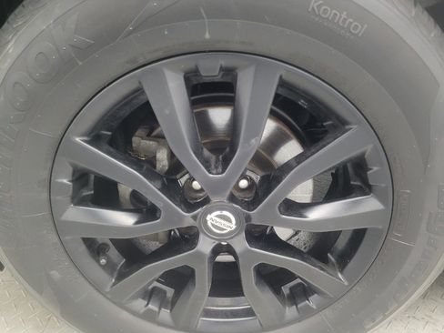 Used 2018 Nissan Rogue SV AWD/4WD image 31