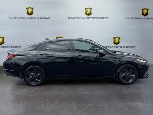 Used 2022 Hyundai Elantra SEL FWD image 6