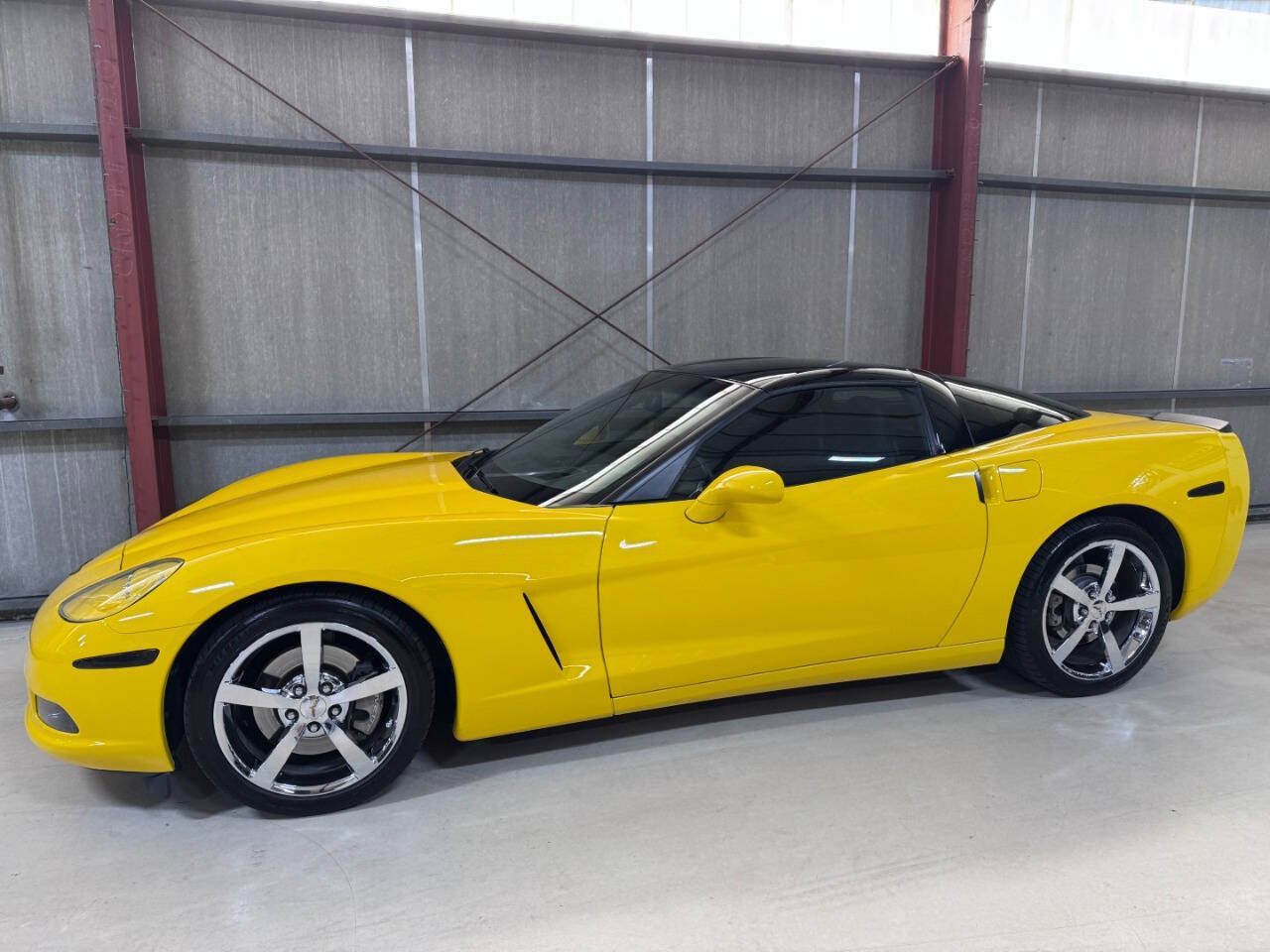 Used 2008 Chevrolet Corvette Coupe w/ Preferred Equipment Group RWD image 4