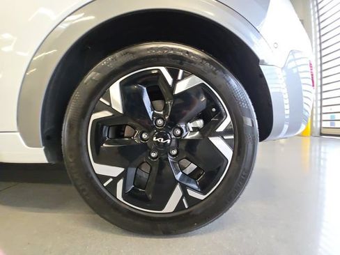 Used 2023 Kia Niro Wave w/ Wave Preserve Package FWD image 27