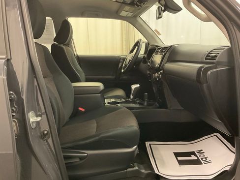 Used 2024 Toyota 4Runner TRD Off-Road image 29