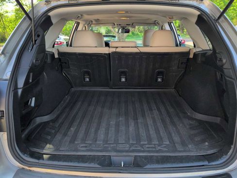 Used 2017 Subaru Outback 3.6R Limited AWD/4WD image 34