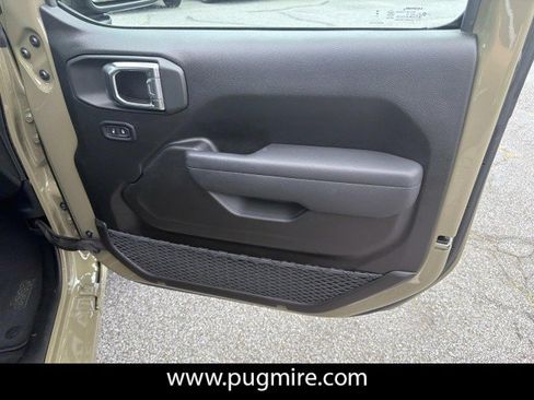 Used 2025 Jeep Wrangler Sport AWD/4WD image 14