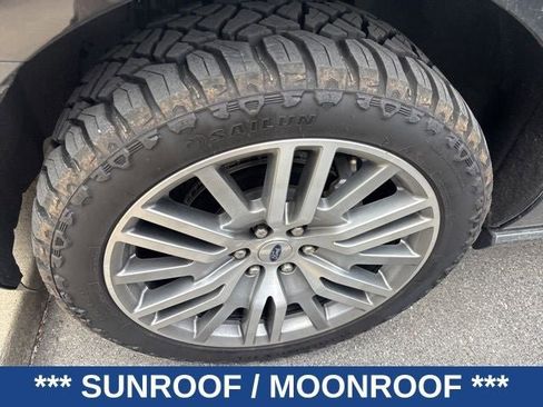 Used 2023 Ford Expedition Platinum image 4