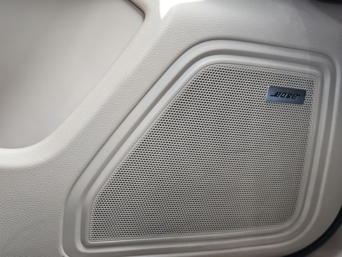 Certified 2026 Porsche Macan AWD/4WD image 23