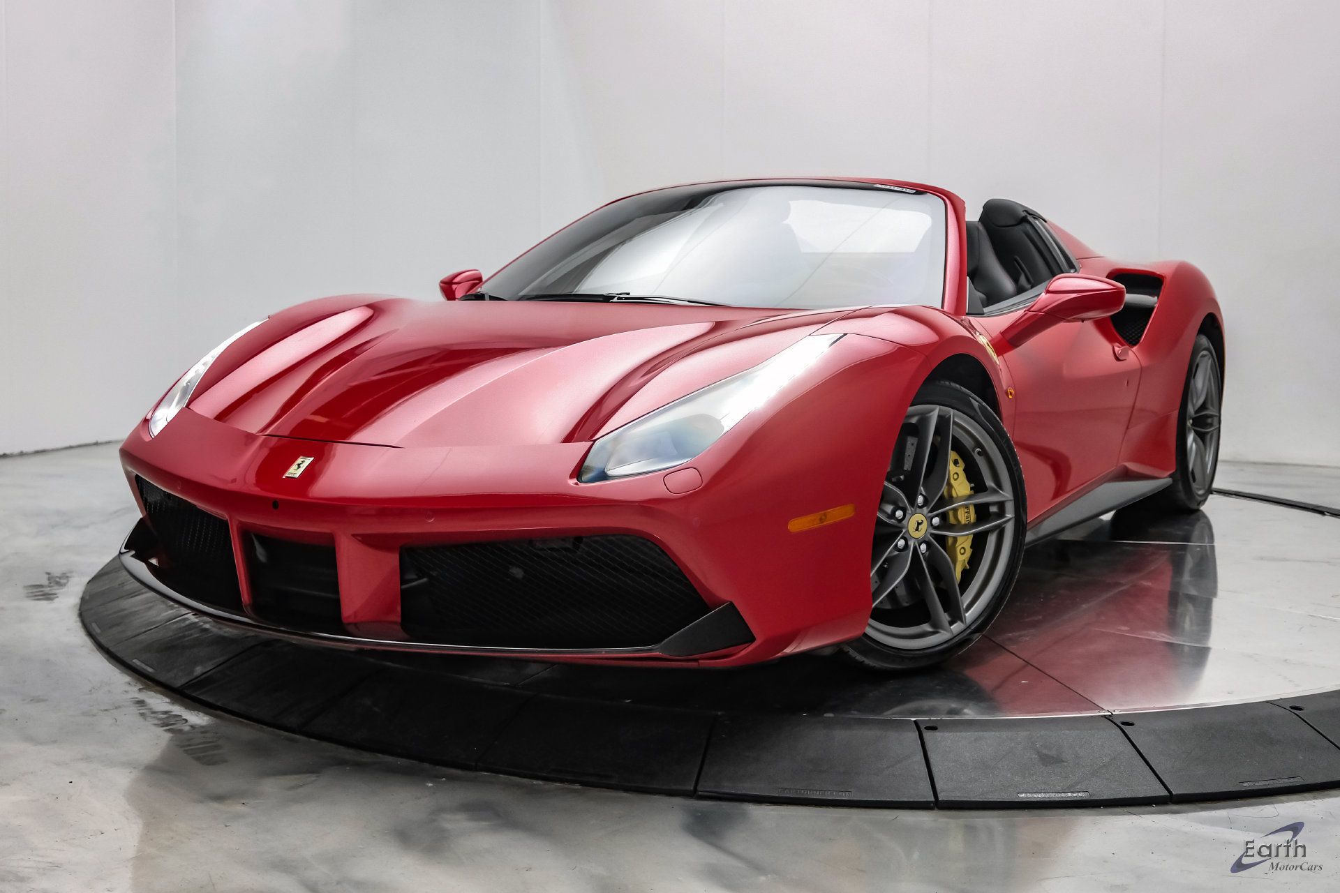 Used 2018 Ferrari 488 Spider RWD image 7