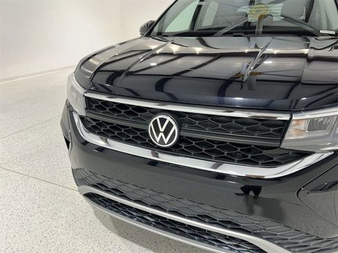 Used 2022 Volkswagen Taos SE image 28