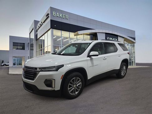 Used 2022 Chevrolet Traverse LT image 1