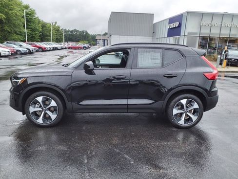 New 2025 Volvo XC40 B5 Plus w/ Climate Package image 8