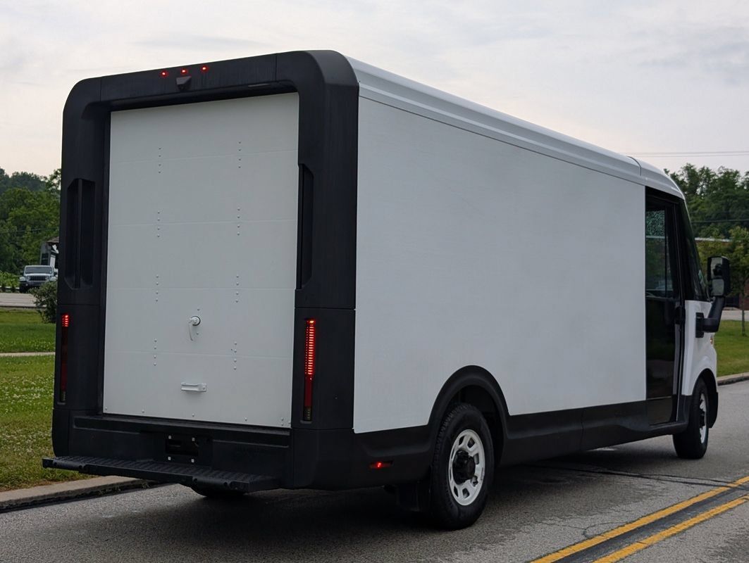 Used 2024 Chevrolet Brightdrop 600 w/ Commercial Equipment Package AWD/4WD image 5