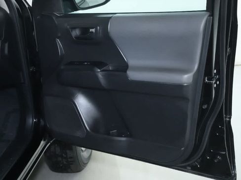 Certified 2023 Toyota Tacoma SR AWD/4WD image 31