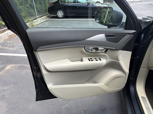 Certified 2024 Volvo XC90 B5 Core w/ Protection Package AWD/4WD image 14