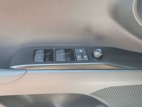 Used 2025 Toyota Camry LE w/ Convenience Package FWD image 19