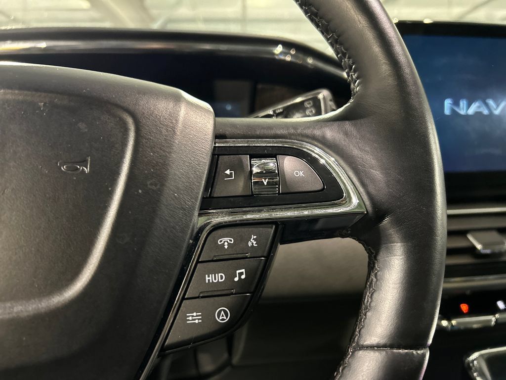 Used 2022 Lincoln Navigator L Black Label AWD/4WD image 13