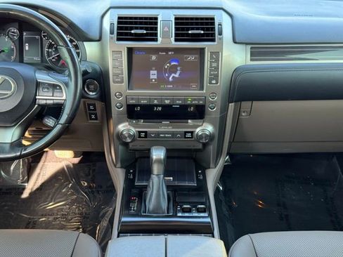 Used 2020 Lexus GX 460 Premium image 30