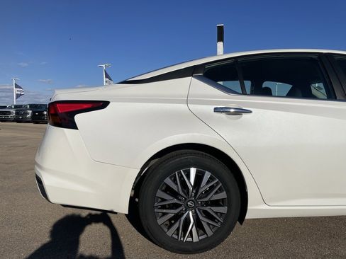Used 2024 Nissan Altima 2.5 SV image 36