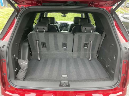 Used 2023 Chevrolet Traverse Premier FWD image 8