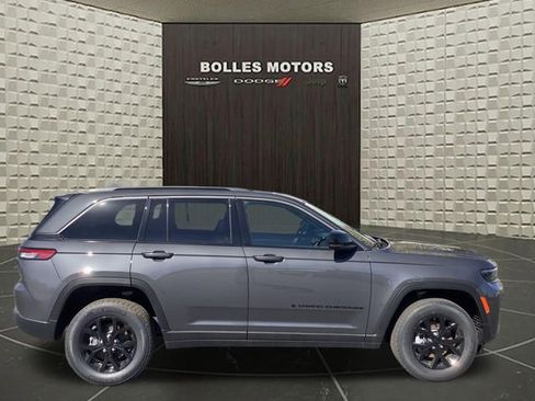 New 2026 Jeep Grand Cherokee Altitude AWD/4WD image 1