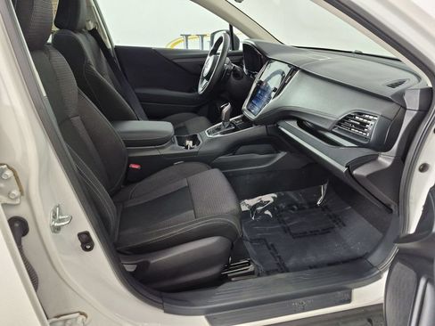 Used 2025 Subaru Outback Premium AWD/4WD image 34
