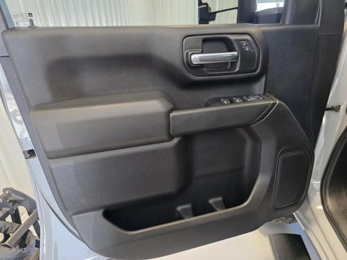 Used 2025 Chevrolet Silverado 2500 Custom w/ Custom Value Package AWD/4WD image 8