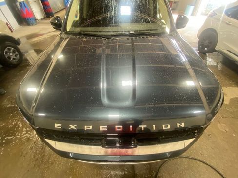 Used 2025 Ford Expedition Max Platinum w/ Platinum Ultimate Package image 33