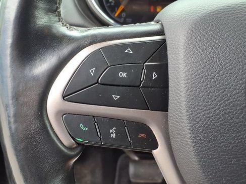 Used 2019 Jeep Grand Cherokee Overland AWD/4WD image 29