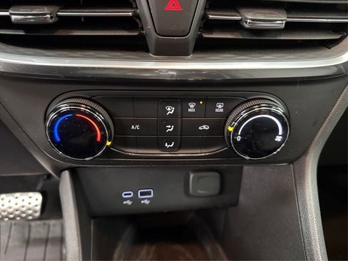 Used 2024 Buick Encore GX Preferred image 31