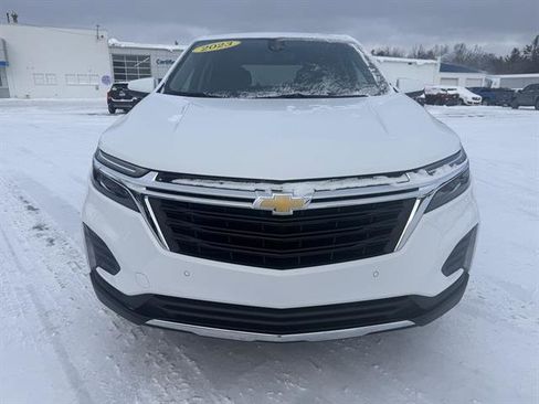 Used 2023 Chevrolet Equinox LT image 2