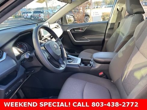Used 2019 Toyota RAV4 XLE image 6