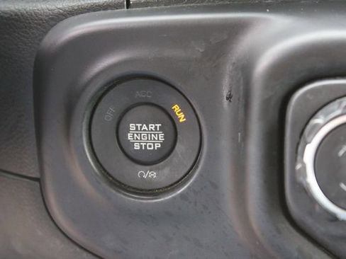 Used 2023 Jeep Wrangler Sport image 21