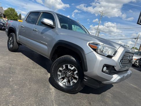 Used 2019 Toyota Tacoma TRD Off-Road image 52