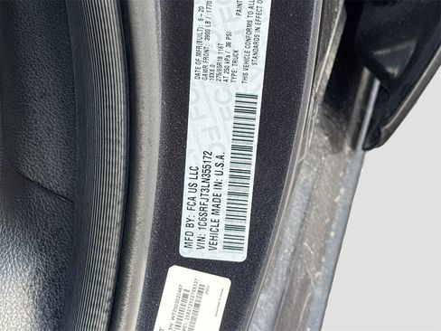 Used 2020 RAM 1500 Laramie image 32