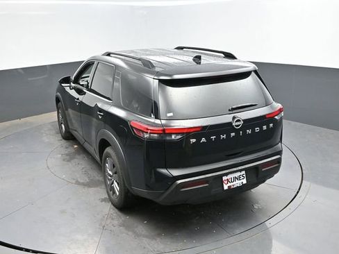 Used 2025 Nissan Pathfinder SV FWD image 47