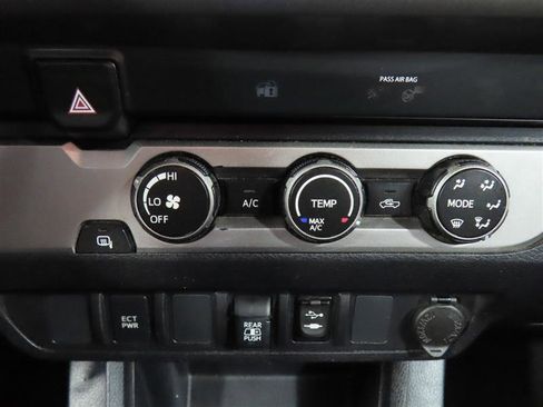 Used 2019 Toyota Tacoma SR5 RWD image 22