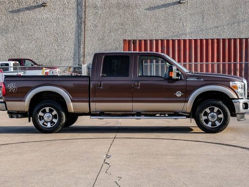 Used 2012 Ford F250 Lariat w/ Lariat Interior Pkg AWD/4WD image 9