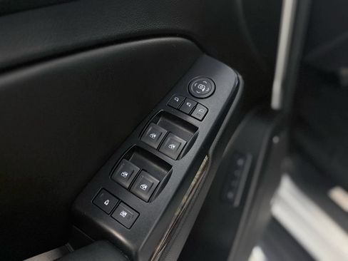 Used 2019 Chevrolet Tahoe LT w/ LT Signature Package AWD/4WD image 27
