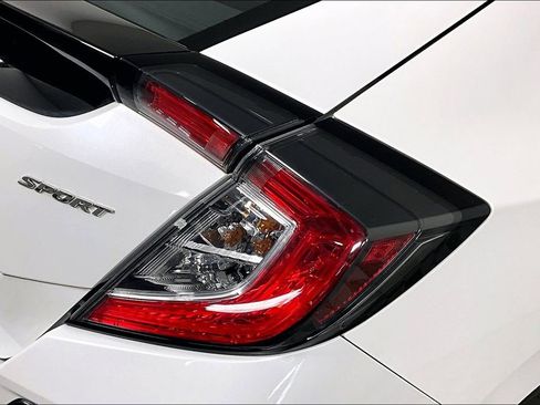 Used 2017 Honda Civic Sport image 29