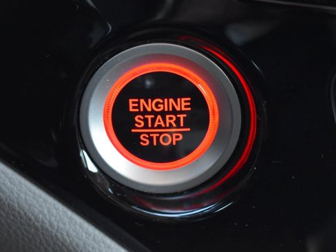 Used 2018 Honda Pilot Touring image 8