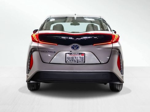 Used 2022 Toyota Prius Prime LE image 3