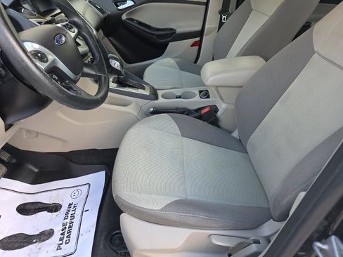 Used 2014 Ford Focus SE FWD image 15