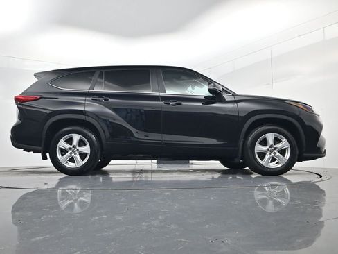 Used 2023 Toyota Highlander L FWD image 50